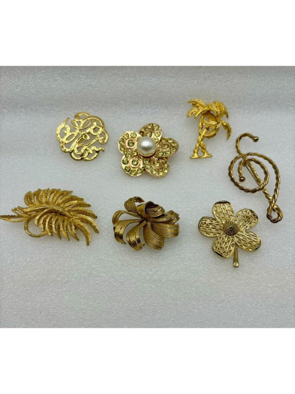 60s-90s Gold Tone Brooches-Pins 7 Pc  Assortment 9692